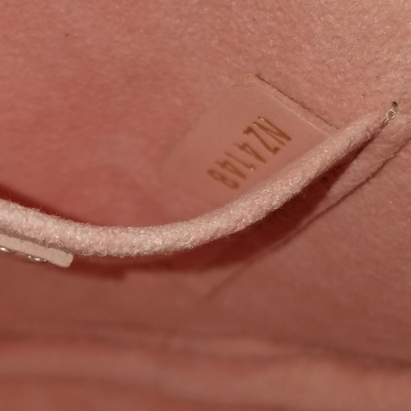 Louis Vuitton New Wave Heart Bag - Picture 7 of 8